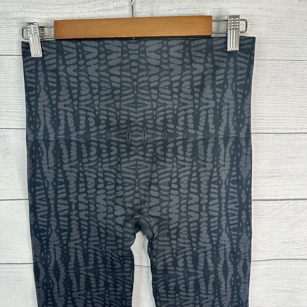 Spanx Womens XL Look At Me Now Seamless Leggings Geometric Gray - Picture 4 of 8